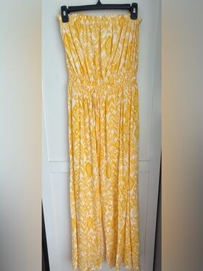 Yellow white Strapless Maxi Dress. Jessica Simpson. Med.